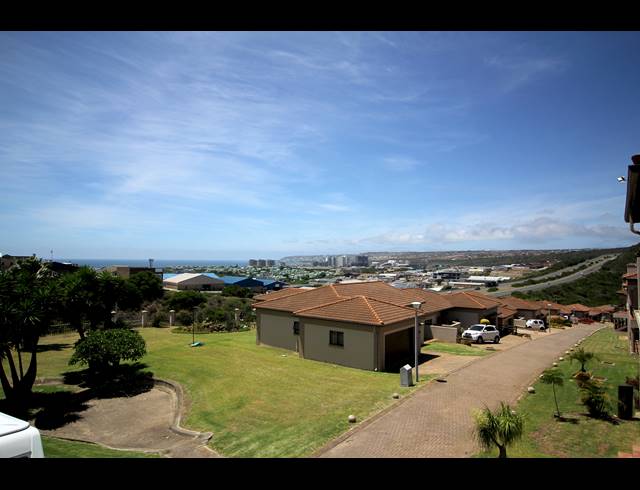 3 BEDROOM TOWNHOUSE FOR SALE IN ISLAND VIEW
